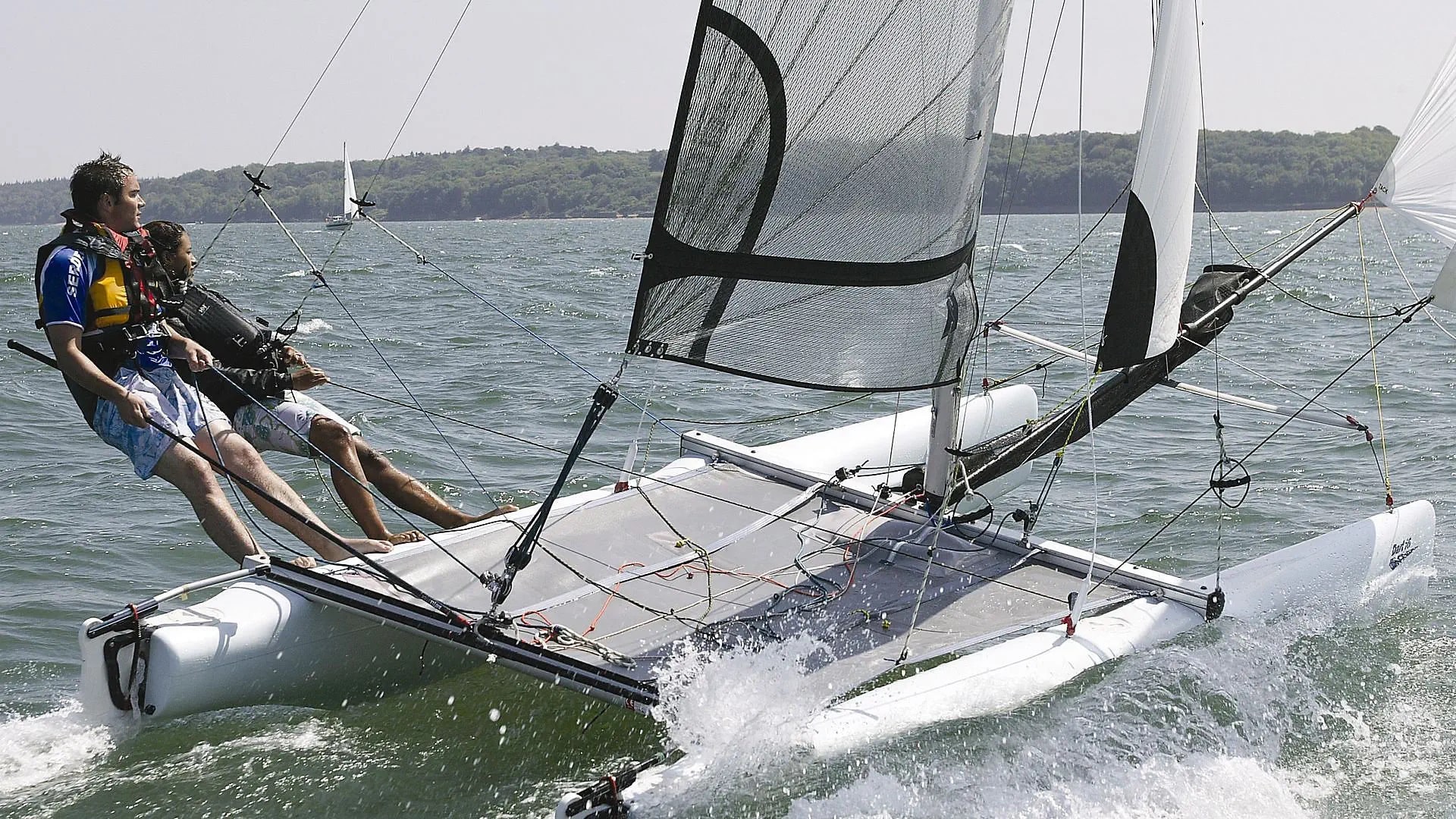 Catamaran HC16 — Étang de Thau