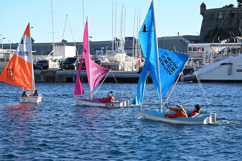 Yacht Club de Mèze — voile sur l'Étang de Thau